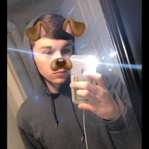 Meet your Posher, Chloe